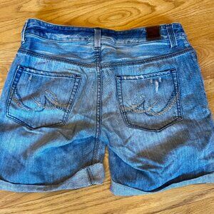 Express Jeans Relax Short Women’s Denim Shorts Size 10 Distressed Cuffed